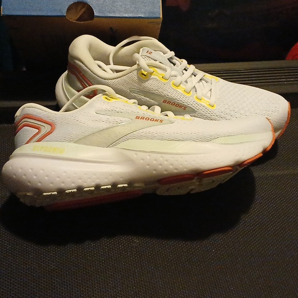 Brand New Brooks Glycerin 21 Shoes, Size 7.5 - Picture 3 of 4